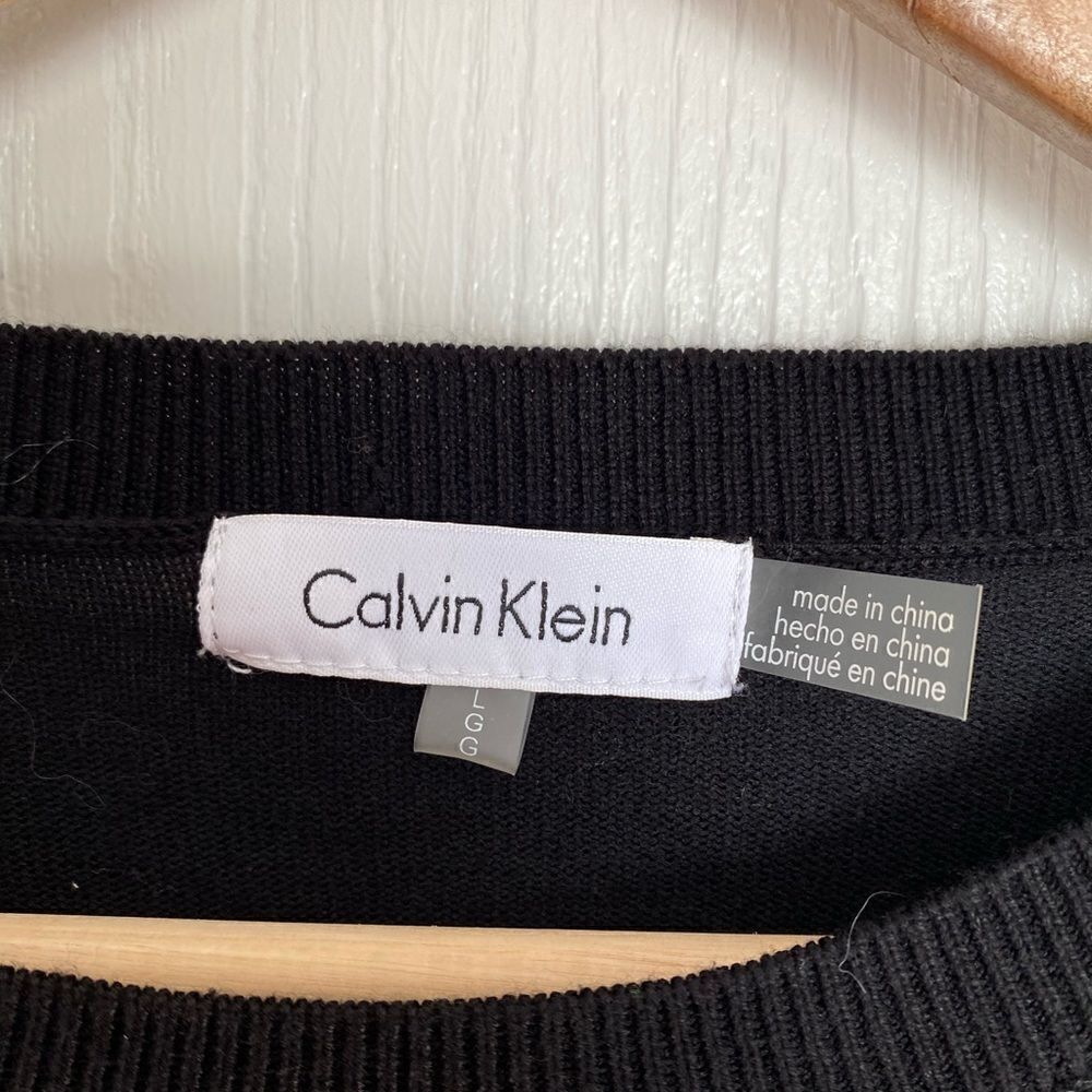 Calvin Klein Sweater - Picture 4 of 4